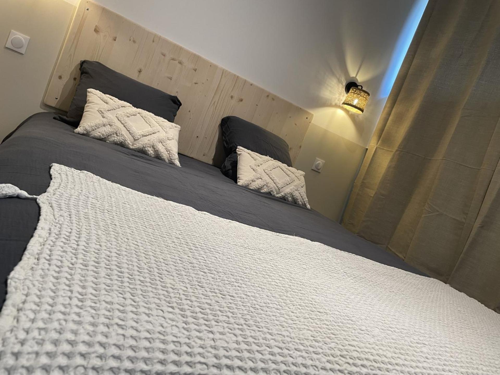 Cote Nuit Apartment Capestang Bagian luar foto