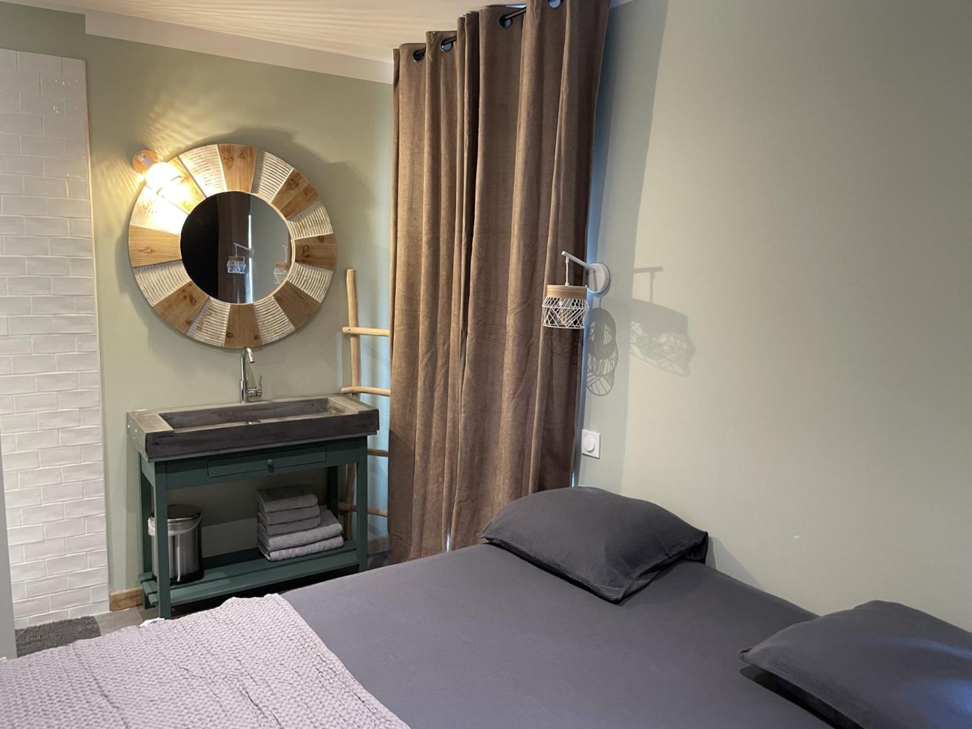 Cote Nuit Apartment Capestang Bagian luar foto